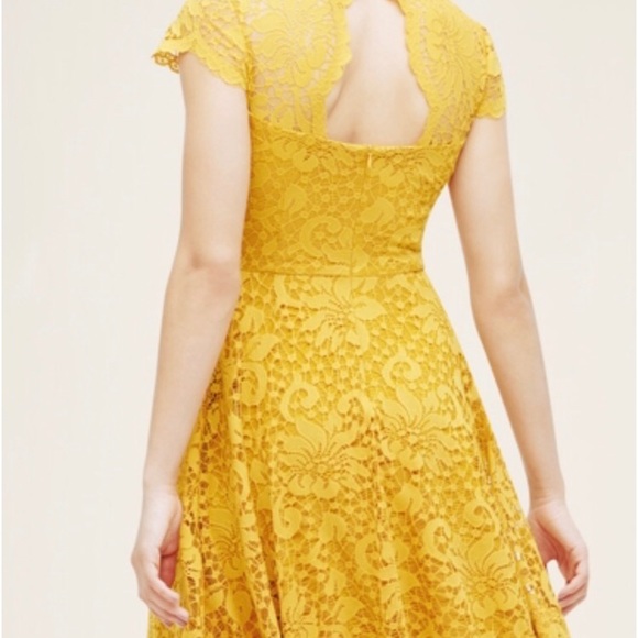 Yellow lace open back dress worn once - Picture 5 of 11
